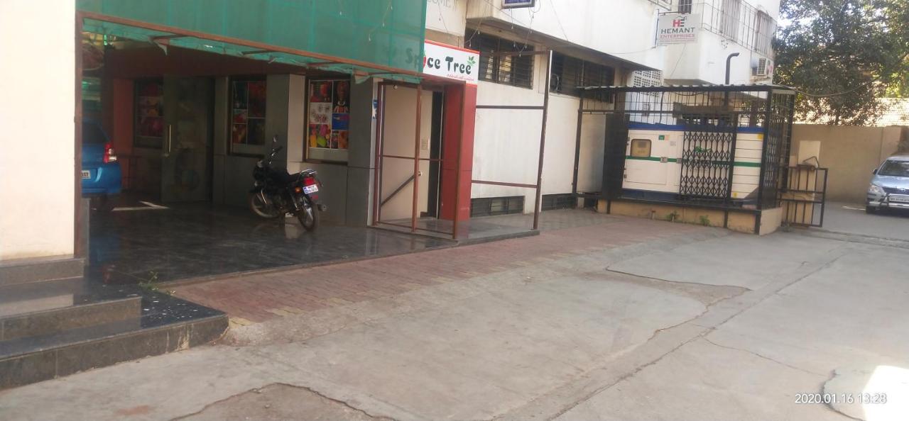 城市宫殿酒店 纳西克 外观 照片